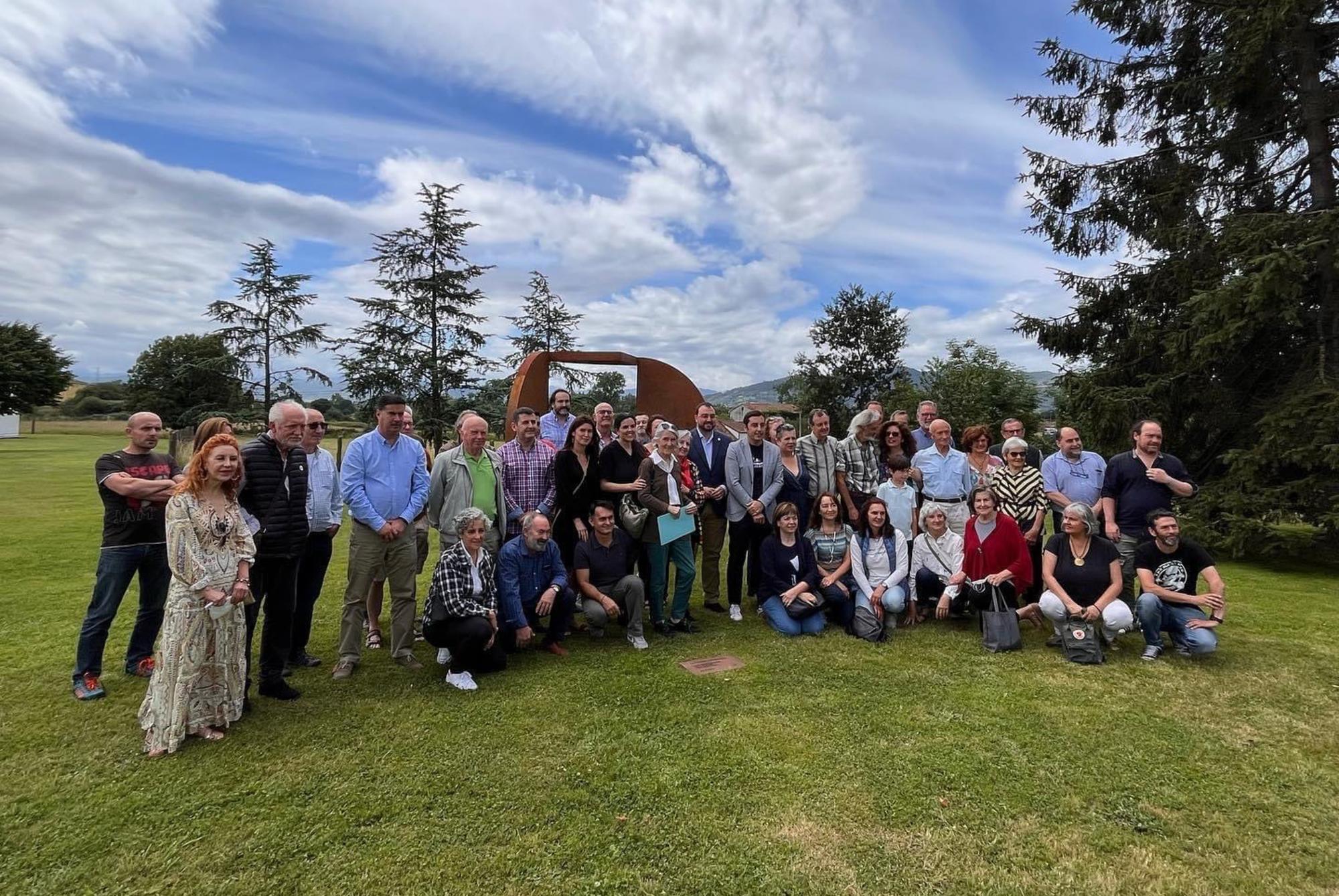 Foto de grupo de la cooperativa de vivienda colaborativa Axuntase.
